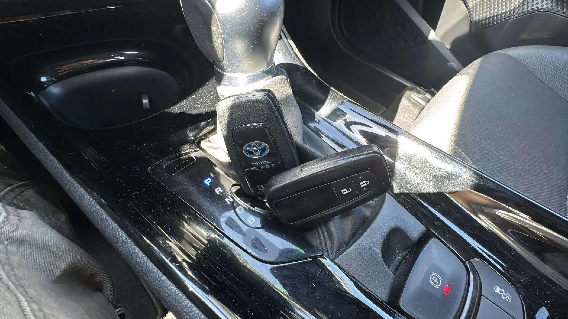 Toyota C-HR 1.8 125H Active - foto 20