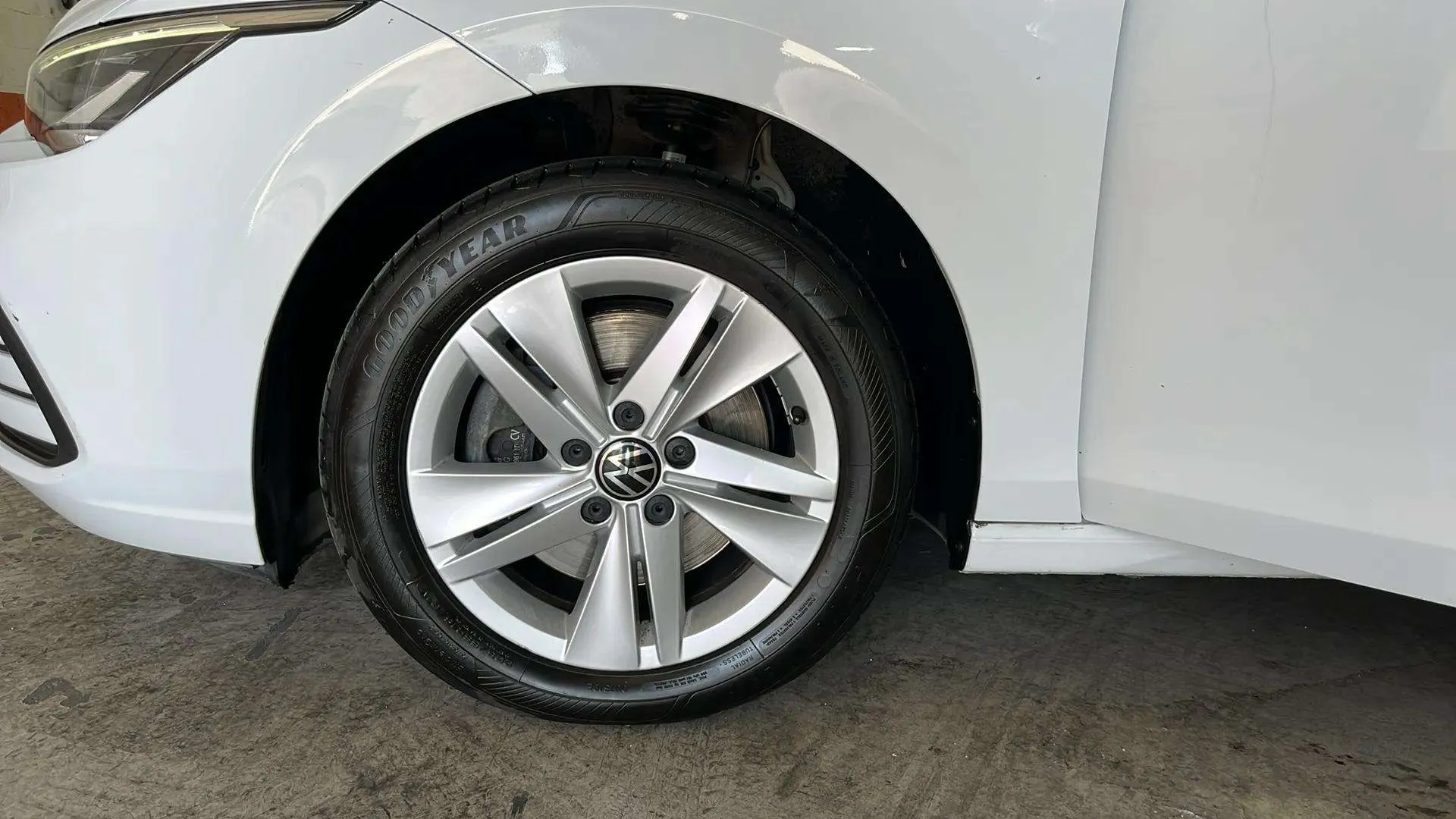 Volkswagen Golf 2.0 TDI - foto 27