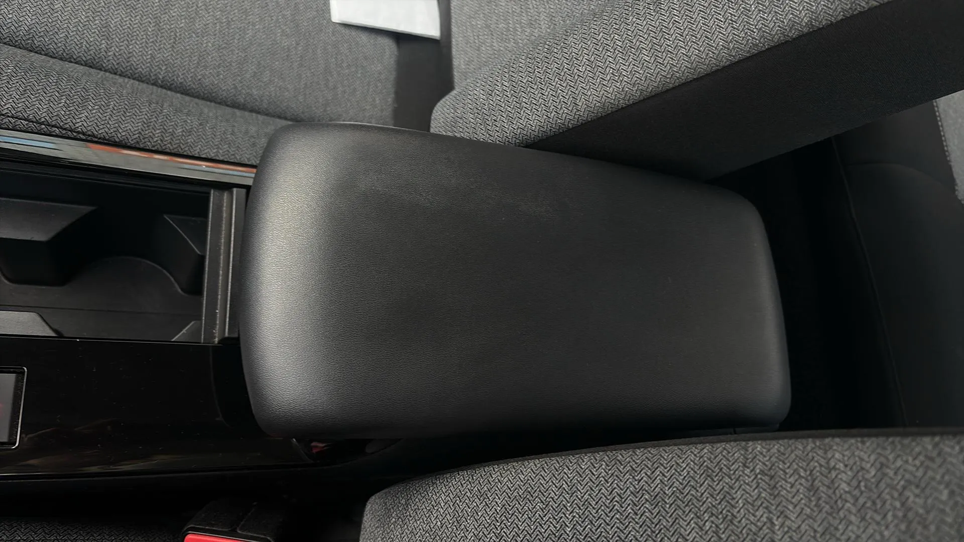 Citroën C4 X Hybrid 136 e-DCS6 Plus - foto 27