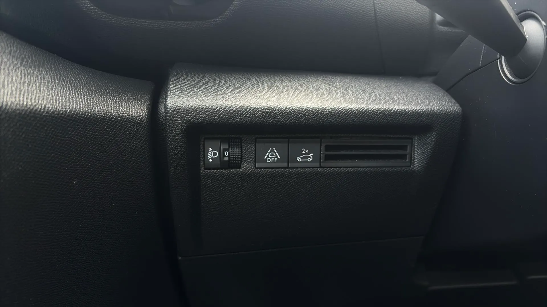 Citroën C4 X Hybrid 136 e-DCS6 Plus - foto 28