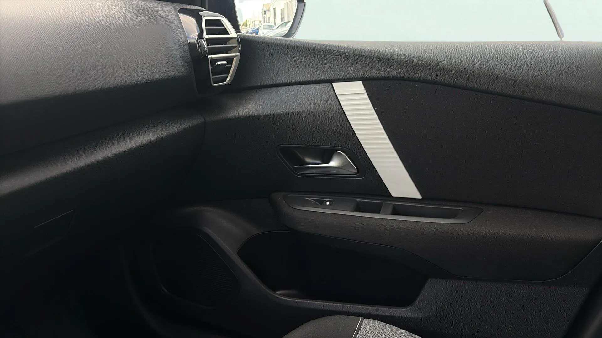 Citroën C4 X Hybrid 136 e-DCS6 Plus - foto 29