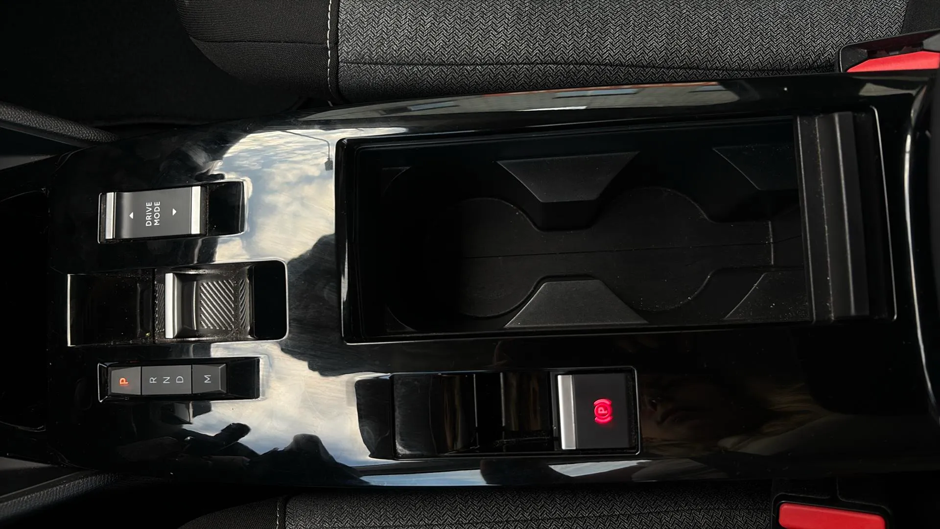Citroën C4 X Hybrid 136 e-DCS6 Plus - foto 22