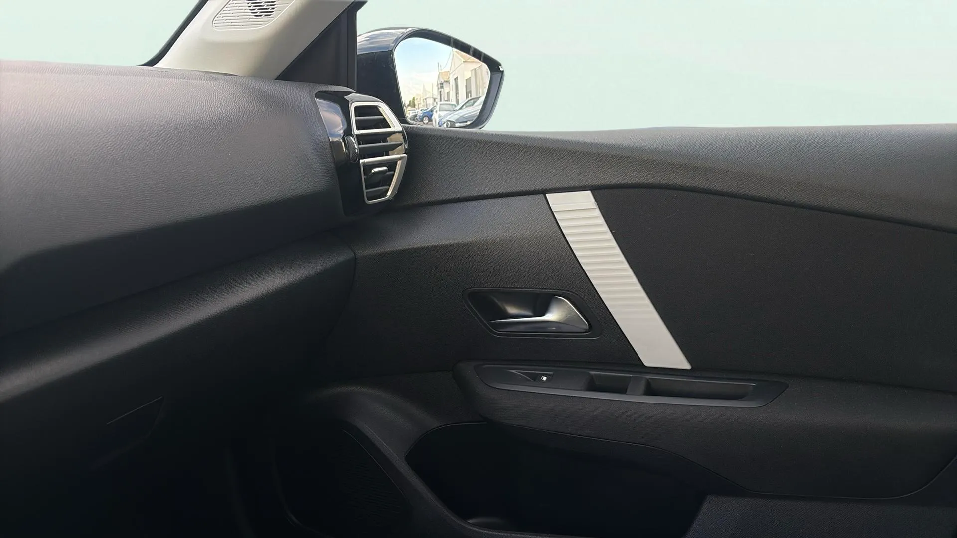 Citroën C4 X Hybrid 136 e-DCS6 Plus - foto 17