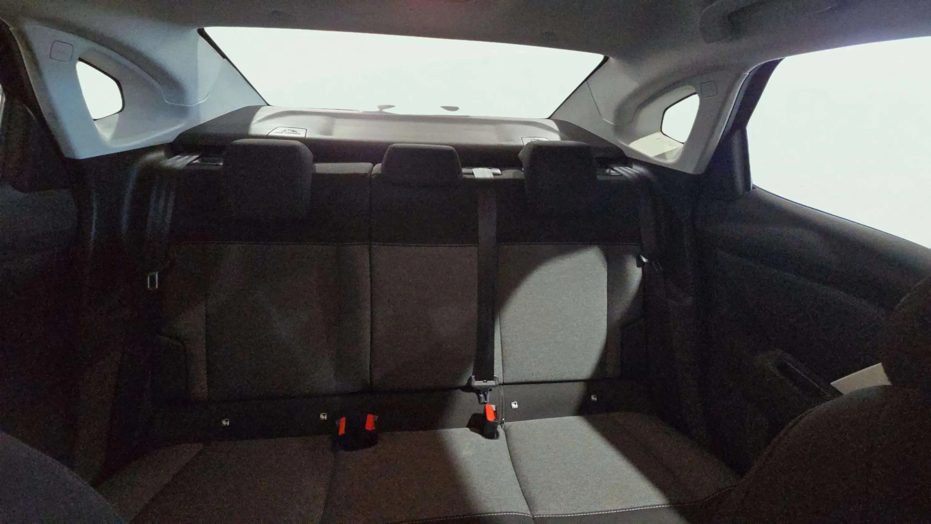 Citroën C4 X Hybrid 136 e-DCS6 Plus - foto 12