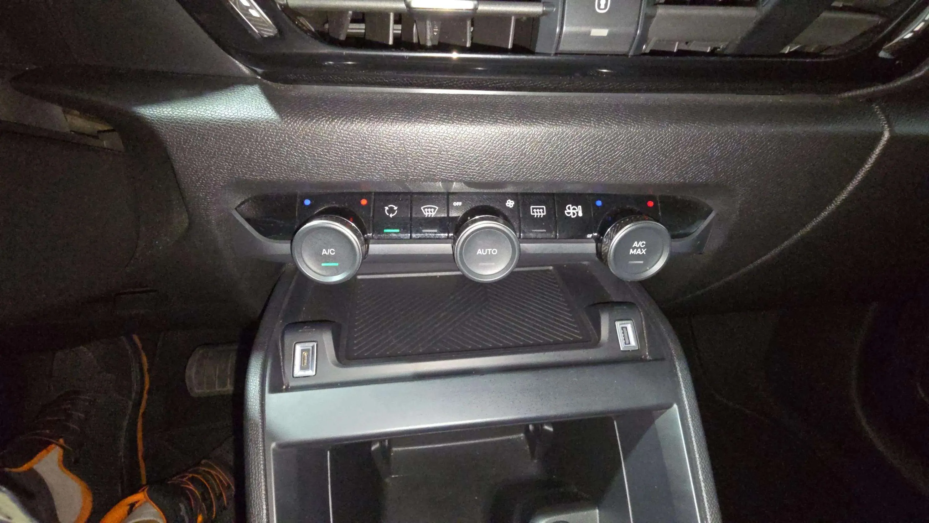 Citroën C4 X Hybrid 136 e-DCS6 Plus - foto 17