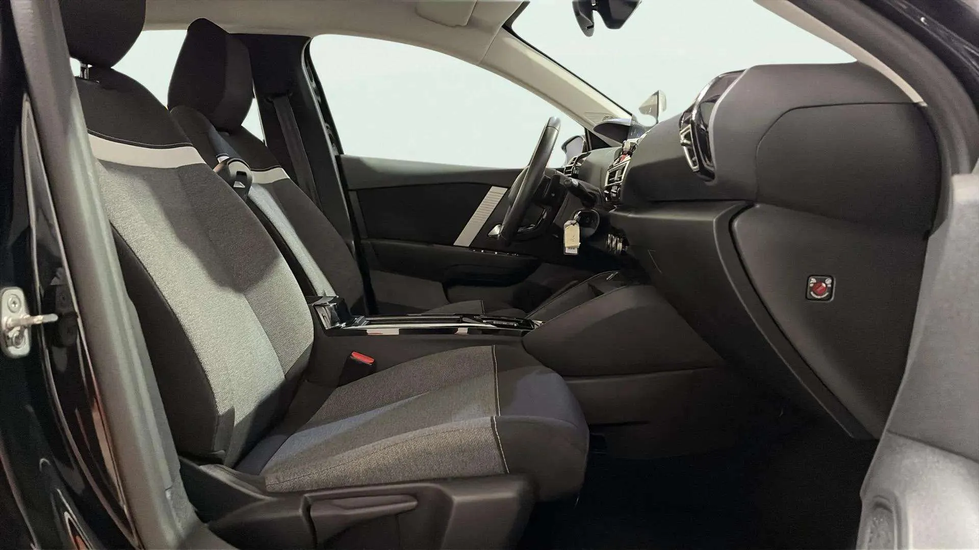 Citroën C4 X Hybrid 136 e-DCS6 Plus - foto 13