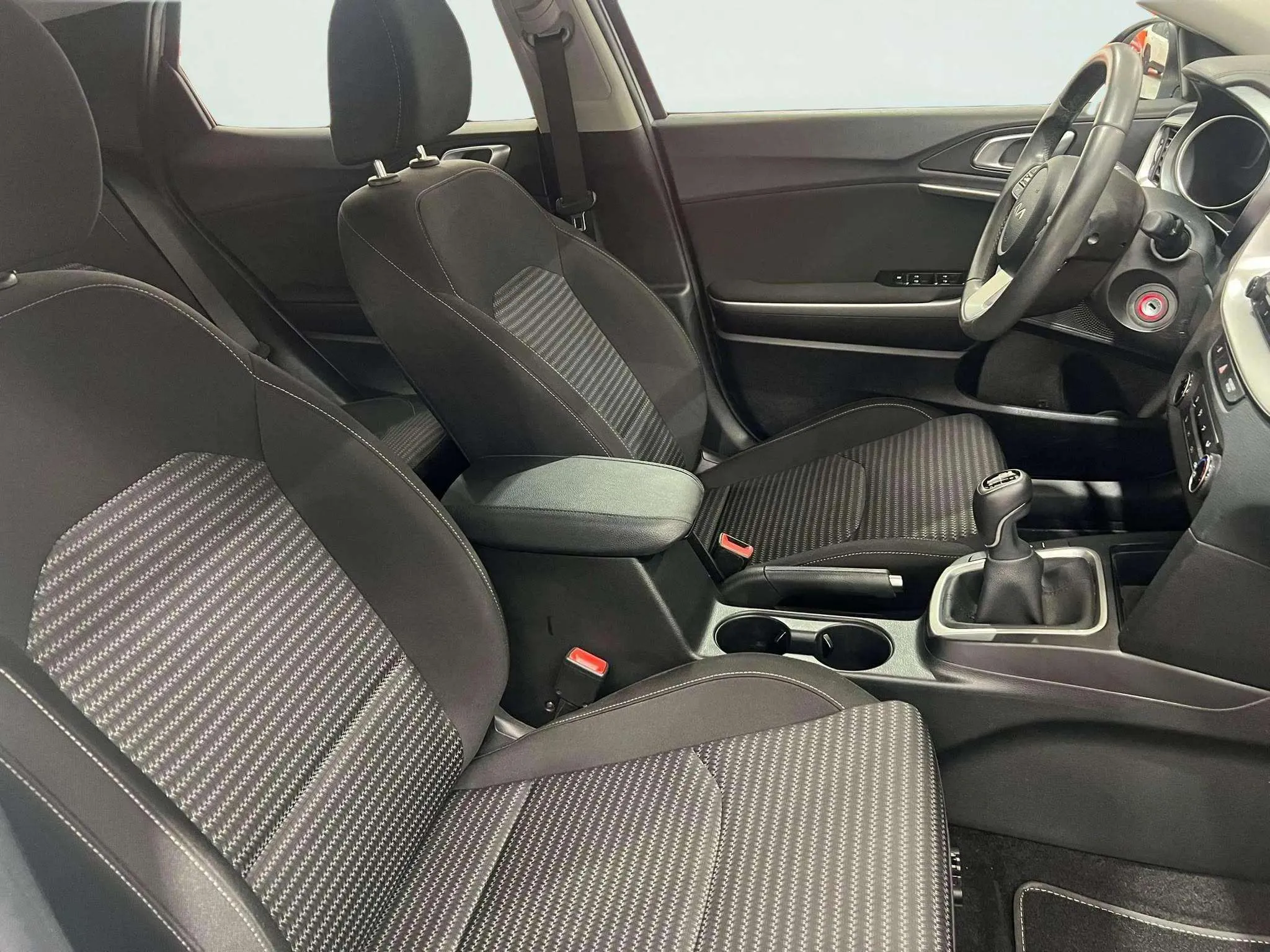 Kia XCeed 1.0 T-GDi Concept - foto 13