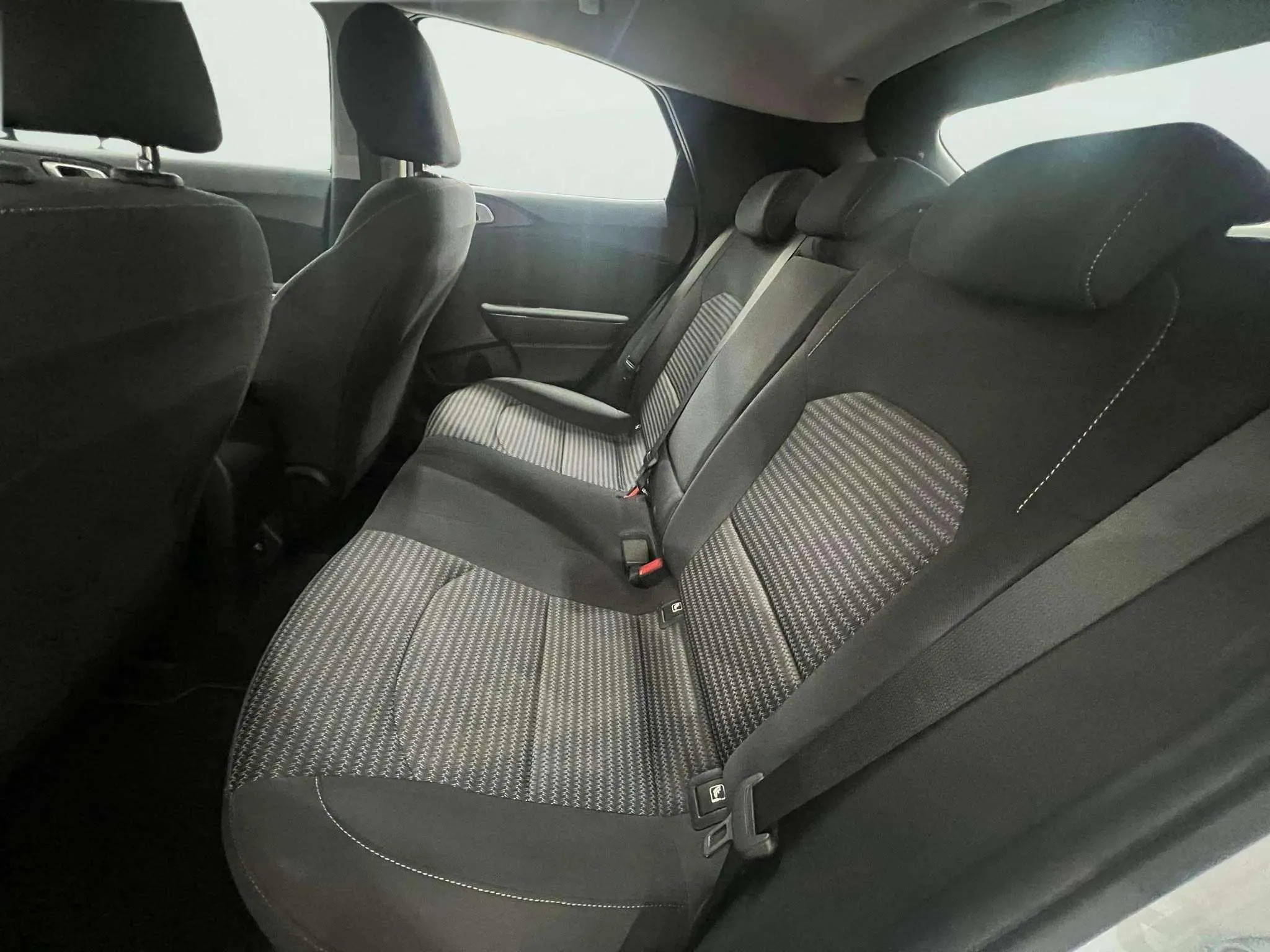 Kia XCeed 1.0 T-GDi Concept - foto 12