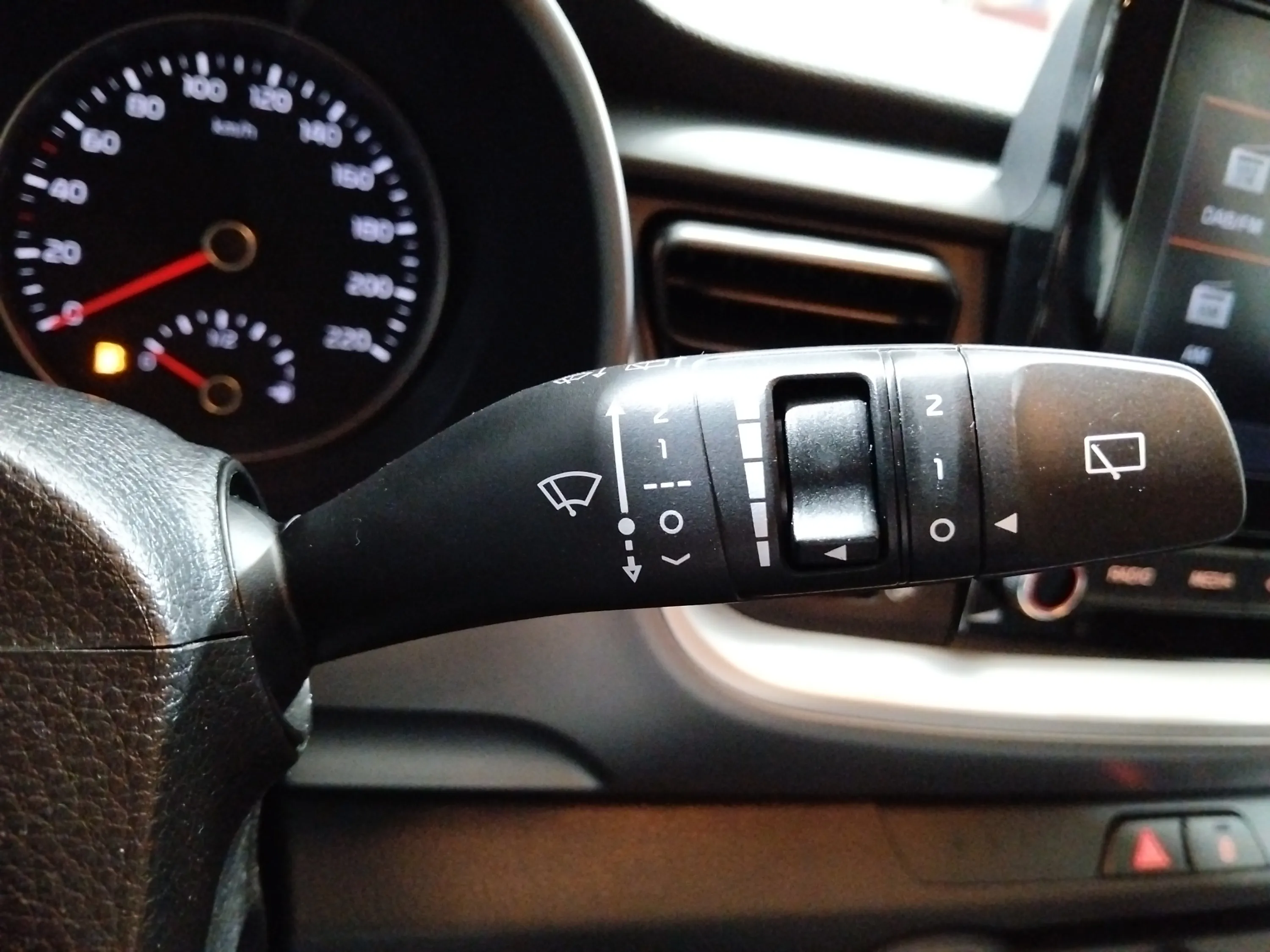 Kia Stonic 1.0 T-GDi MHEV iMT Drive - foto 25