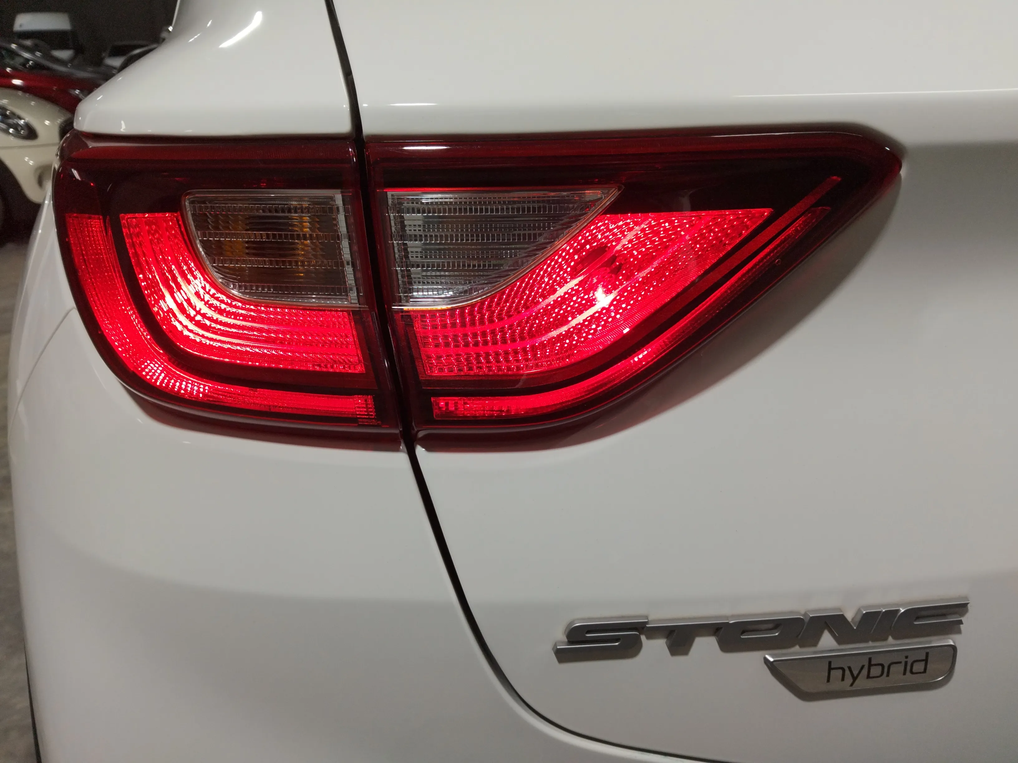 Kia Stonic 1.0 T-GDi MHEV iMT Drive - foto 18