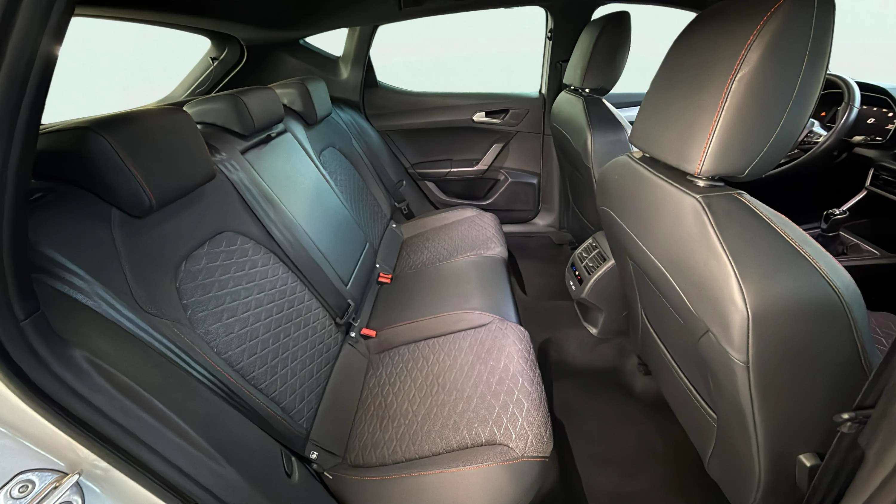 SEAT León 1.0 TSI FR 25 Aniversario - foto 11