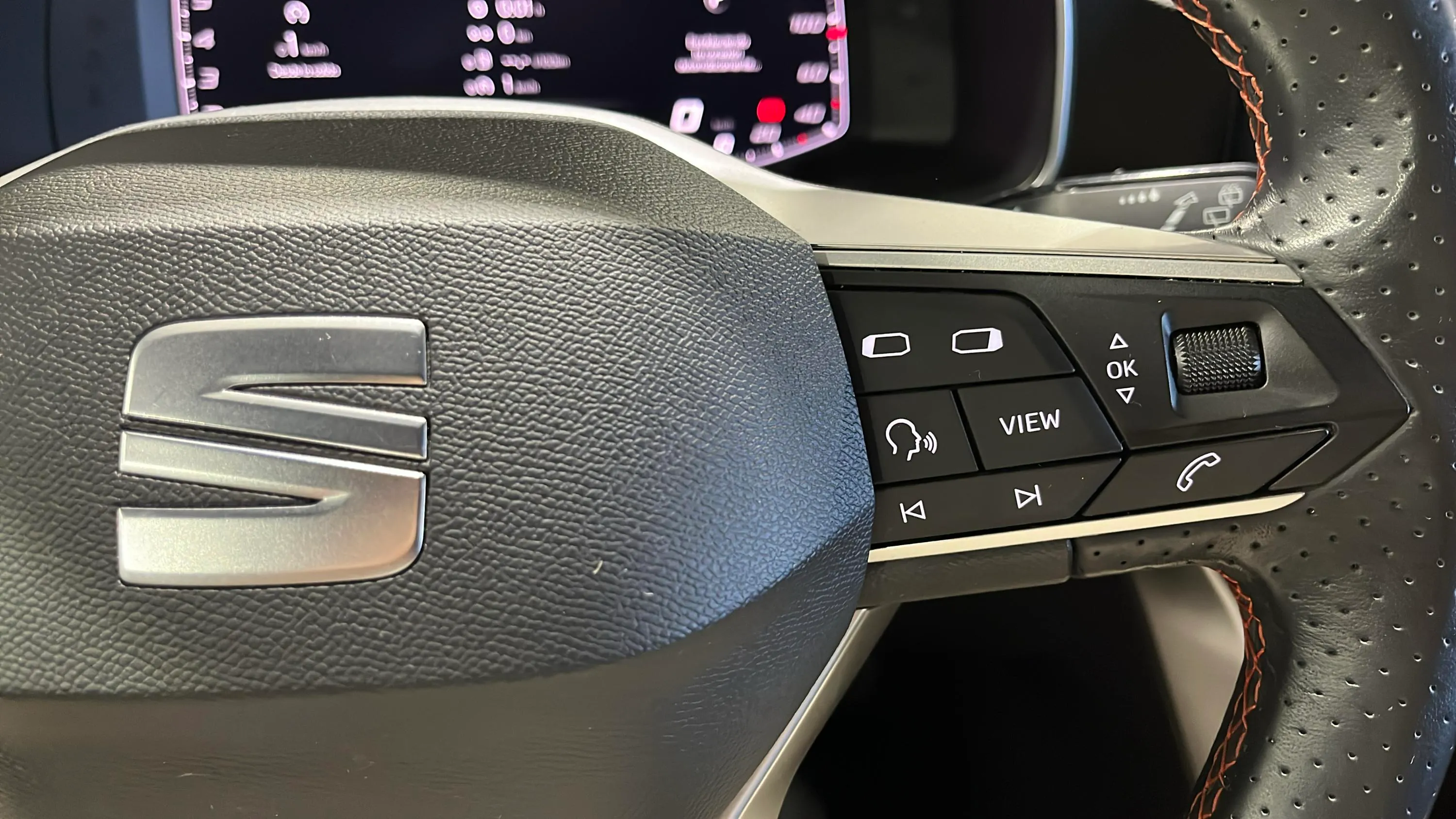 SEAT León 1.0 TSI FR 25 Aniversario - foto 17