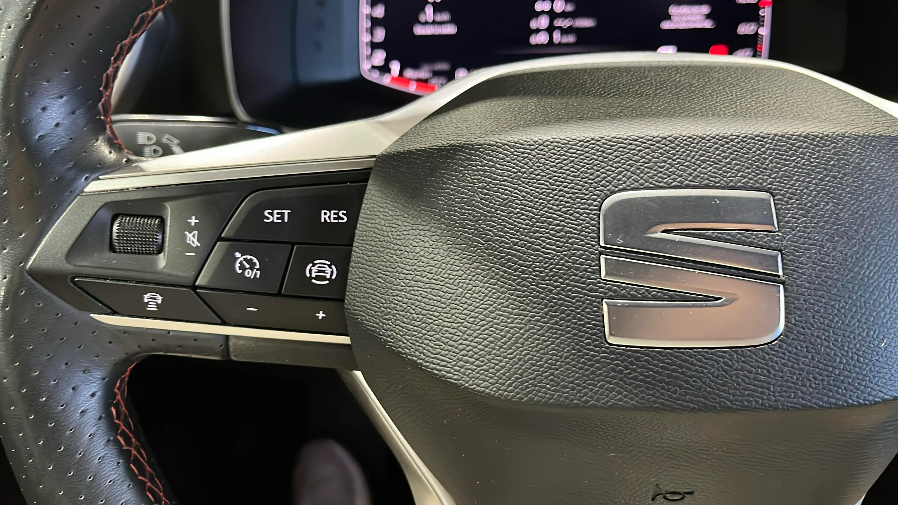SEAT León 1.0 TSI FR 25 Aniversario - foto 16
