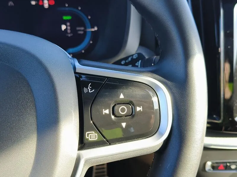 Volvo XC60 2.0 T6 AWD Recharge R-Design - foto 25