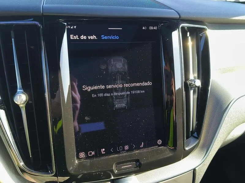Volvo XC60 2.0 T6 AWD Recharge R-Design - foto 18