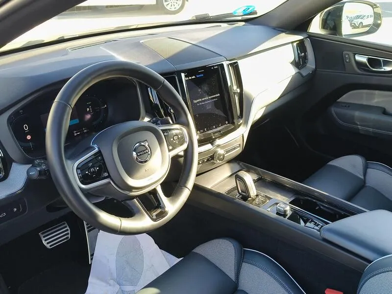 Volvo XC60 2.0 T6 AWD Recharge R-Design - foto 10