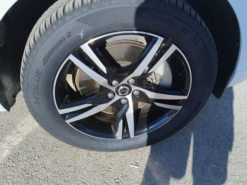Volvo XC60 2.0 T6 AWD Recharge R-Design - foto 45