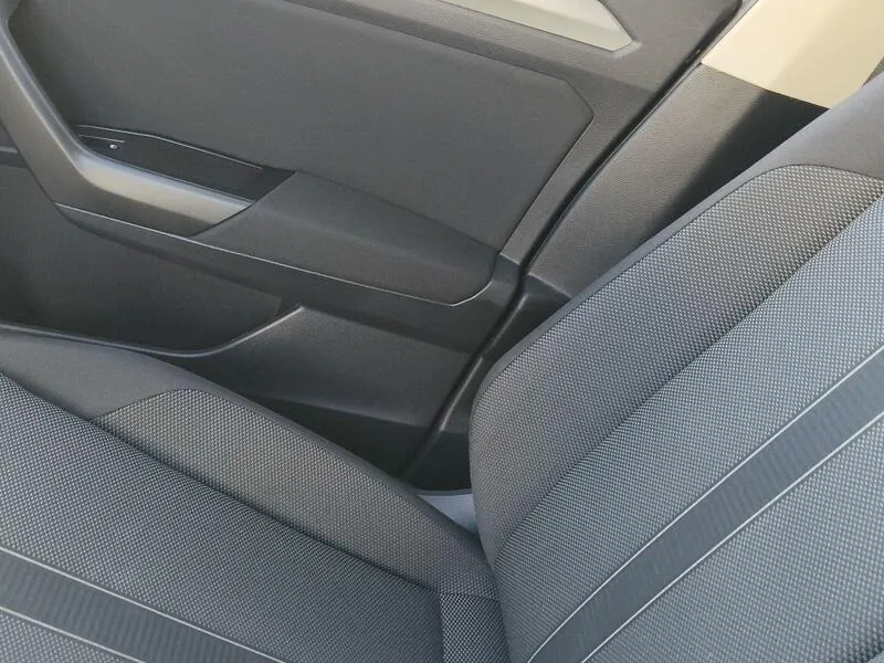 Volkswagen T-Roc Life 1.0 TSI - foto 21