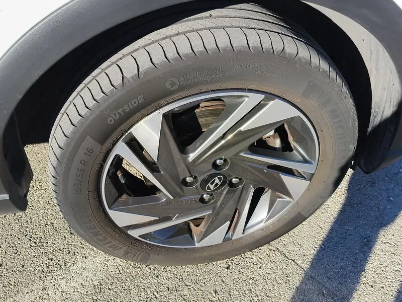 Hyundai Bayon 1.0 T-GDi 48V Maxx - foto 41