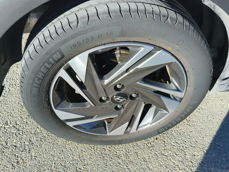 Hyundai Bayon 1.0 T-GDi 48V Maxx - foto 40