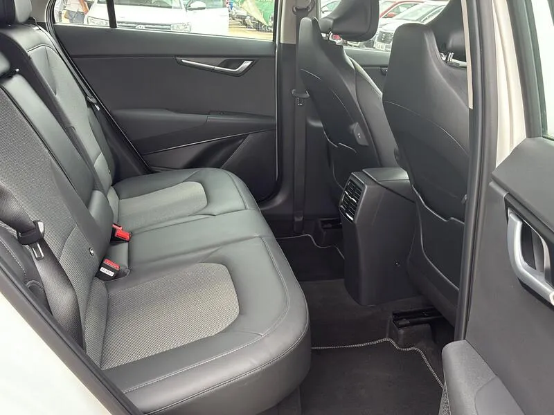 Kia Niro 1.6 GDi HEV Drive - foto 28