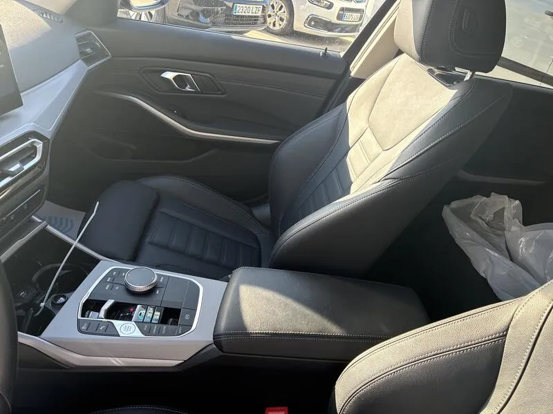 BMW Serie 3 Touring 320d 2.0 - foto 28