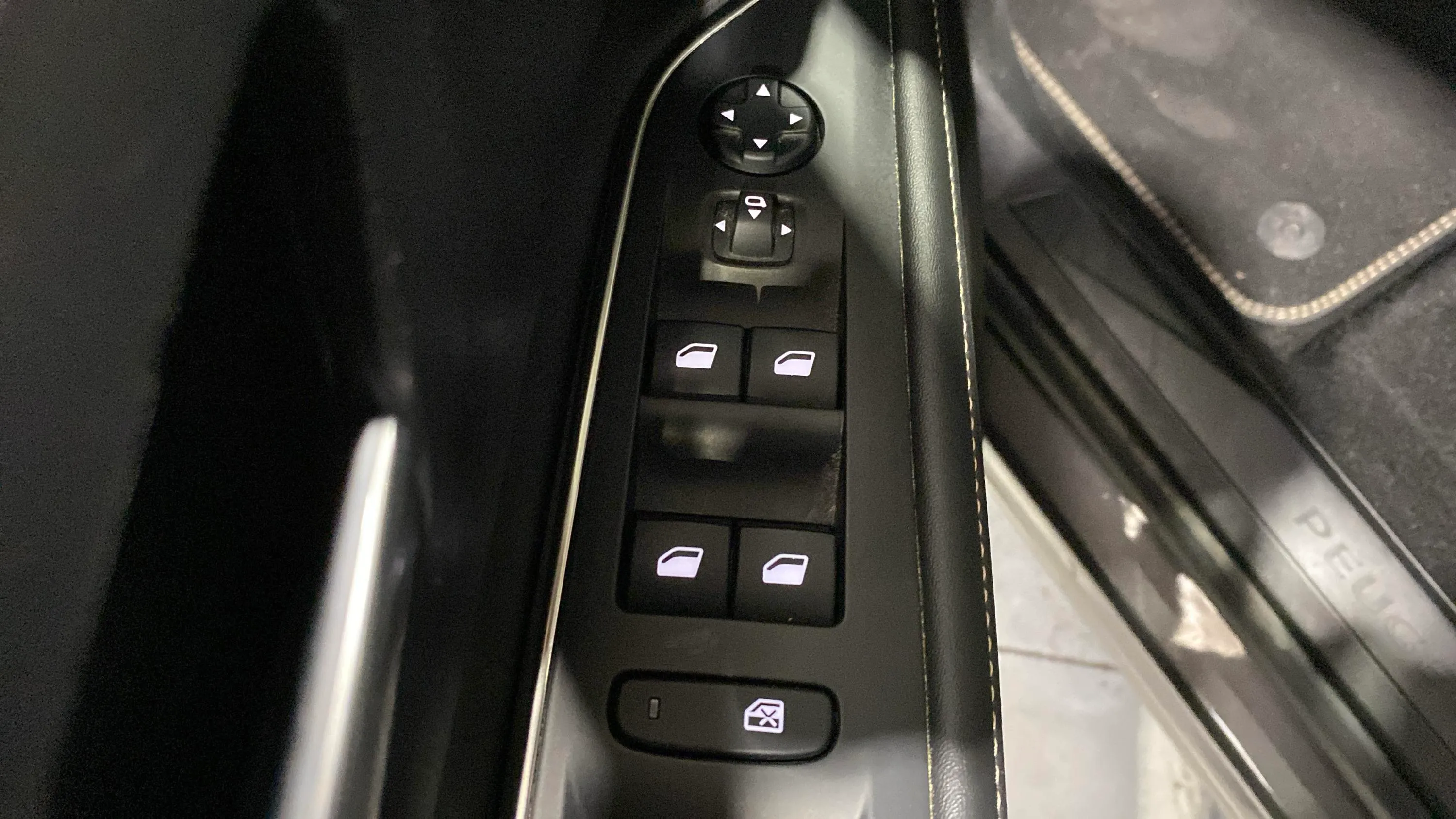 Peugeot 5008 Active 1.2L PureTech - foto 17