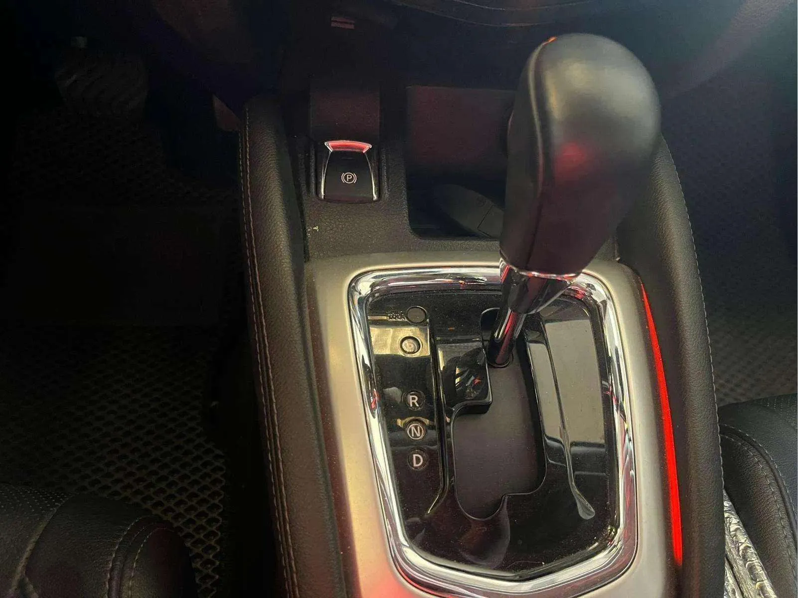 Nissan Qashqai 1.6 dCi Xtronic Tekna Piel - foto 11