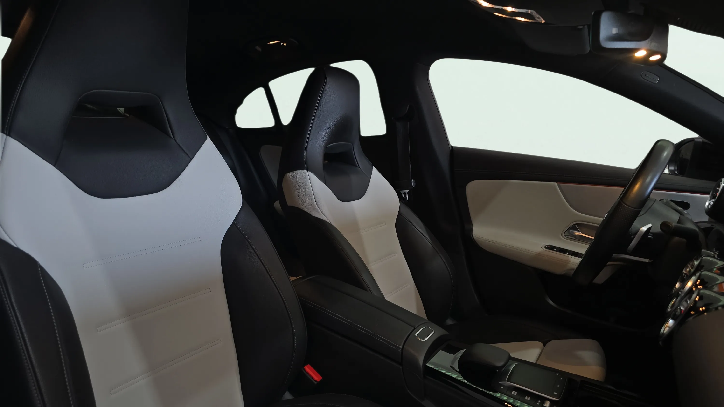 Mercedes-Benz CLA 200 D DCT - foto 19