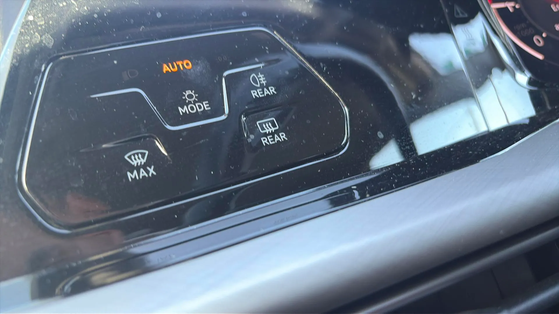 Volkswagen Golf 2.0 TDI - foto 18