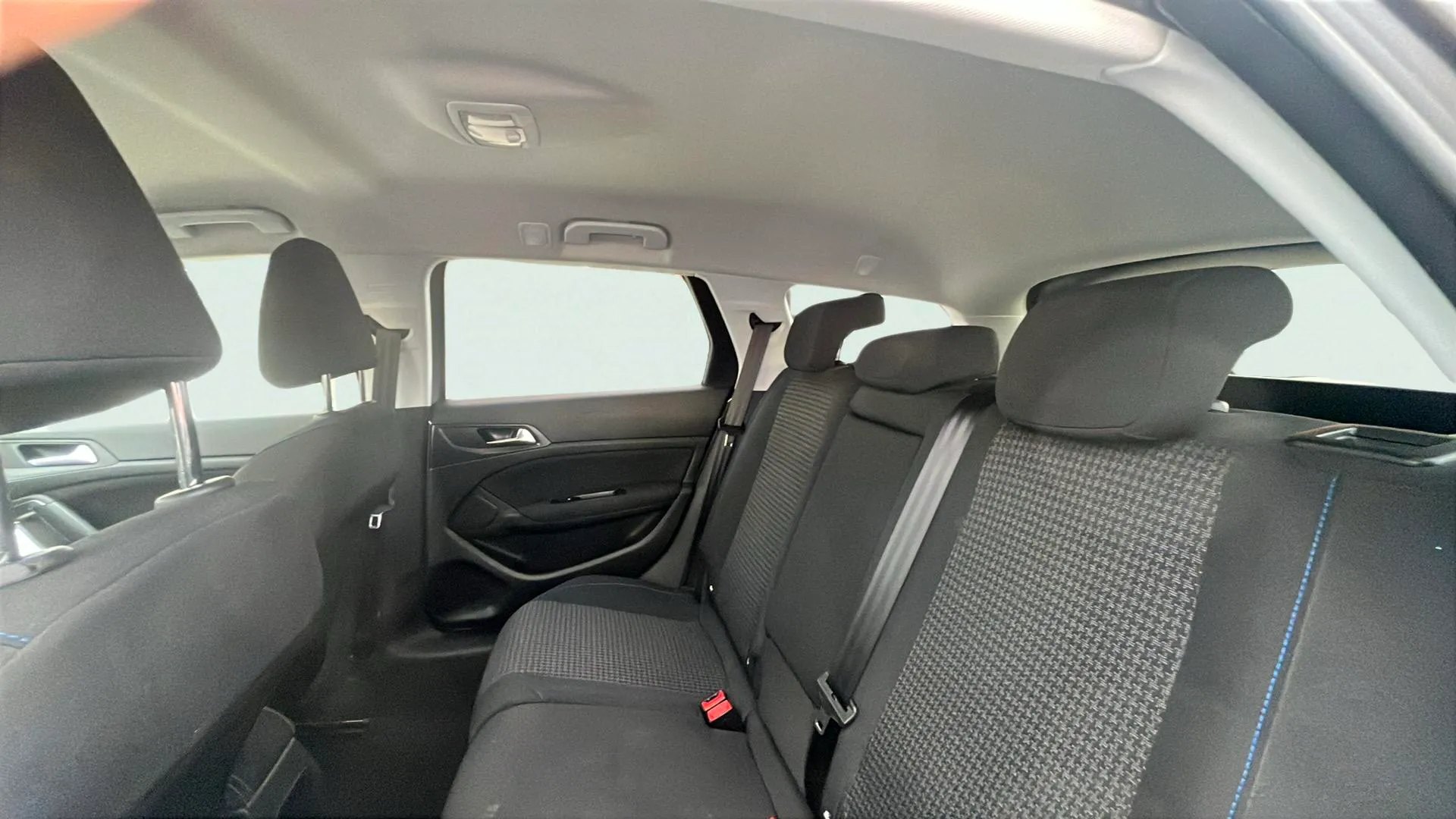 Peugeot 308 SW Active PureTech 110 - foto 11