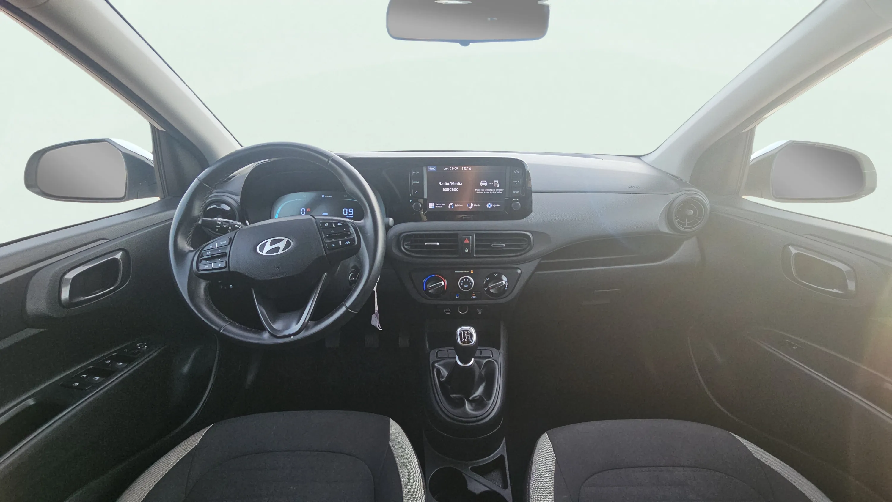 Hyundai i10 1.0 Klass - foto 9