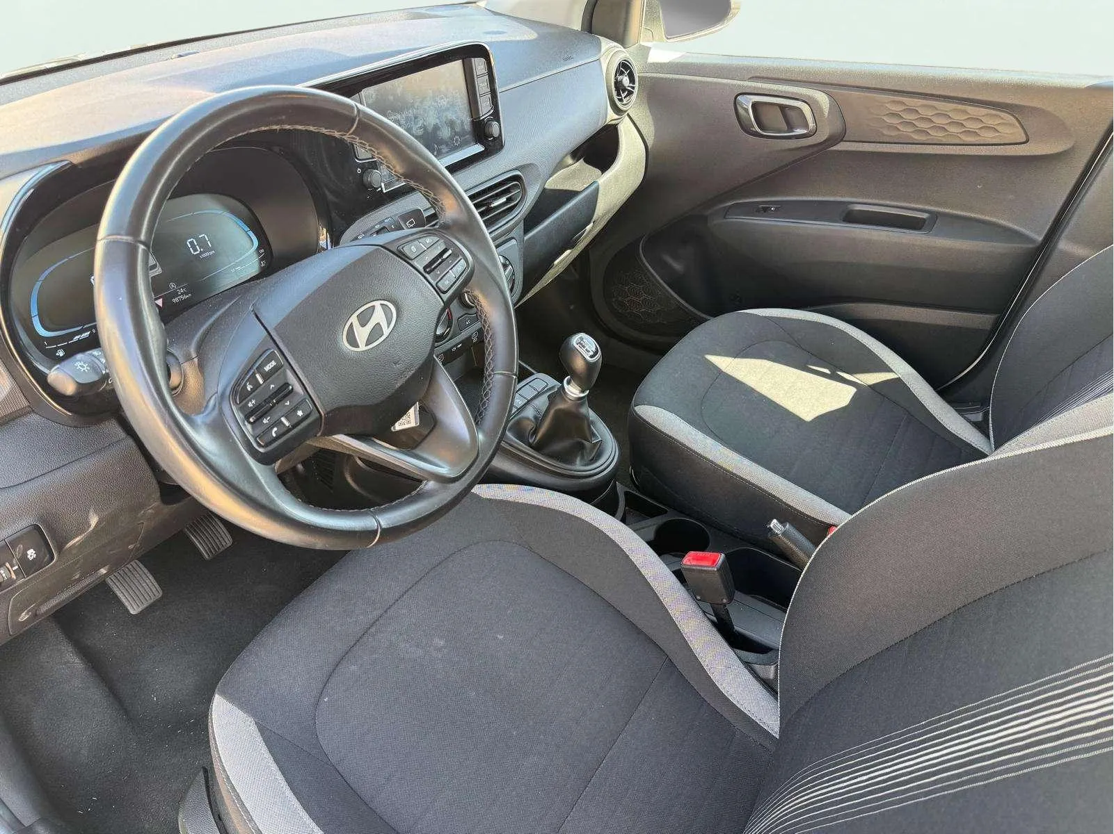 Hyundai i10 1.0 Klass - foto 9