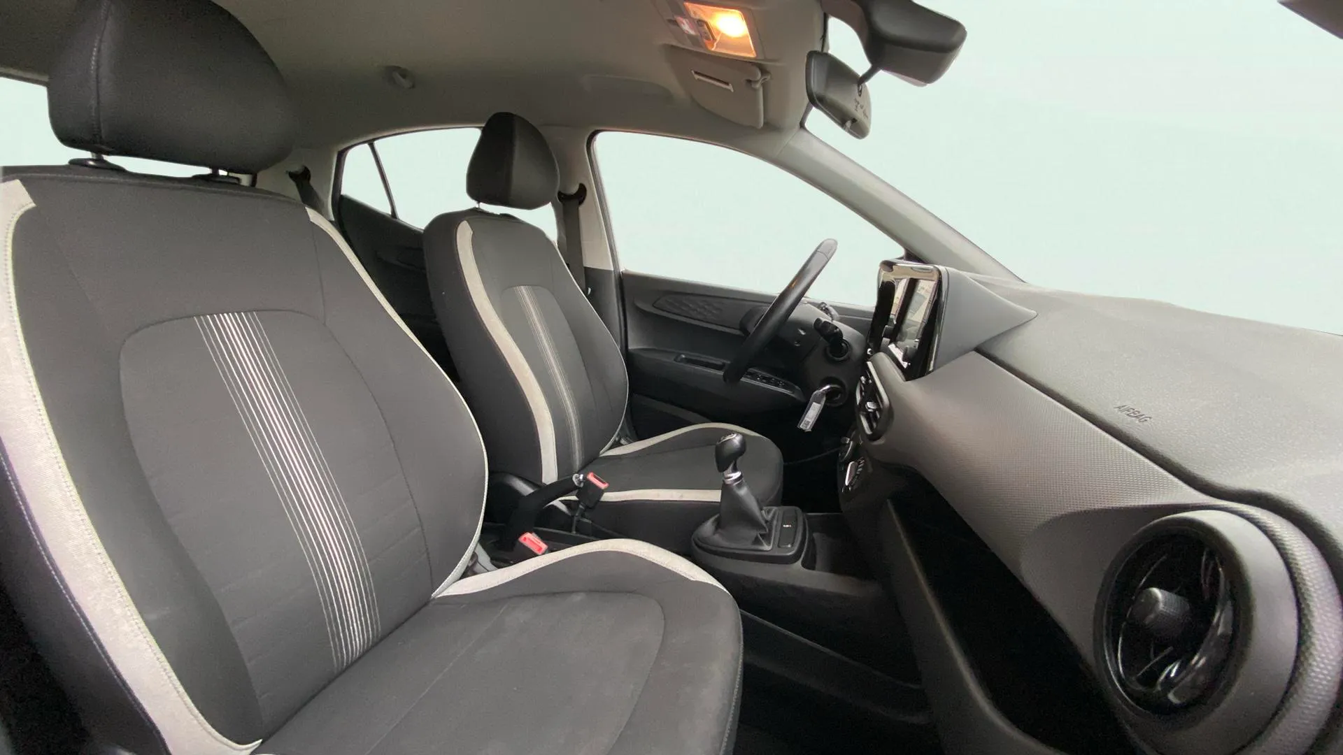 Hyundai i10 1.0 Klass - foto 12
