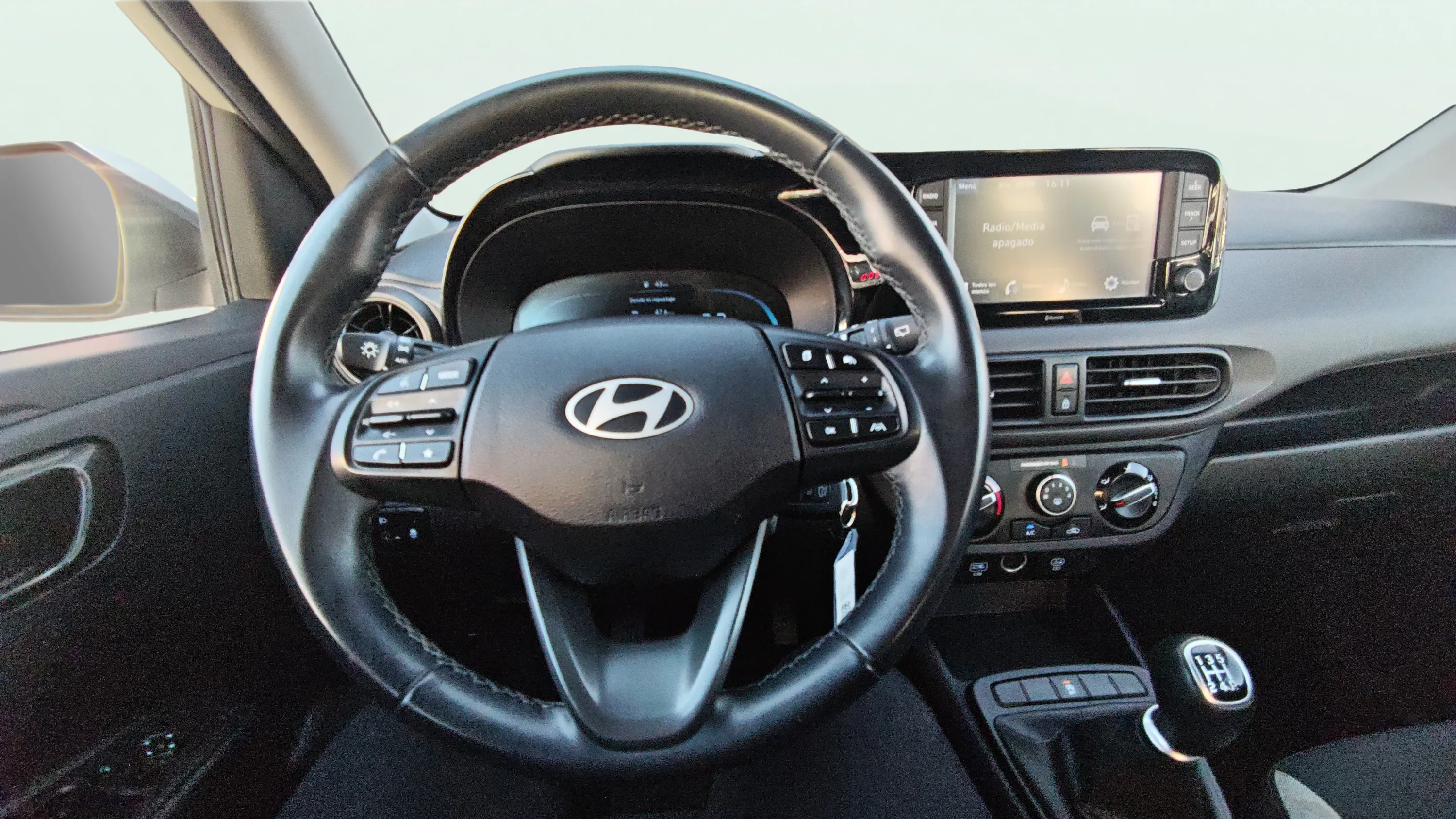 Hyundai i10 1.0 Klass - foto 12
