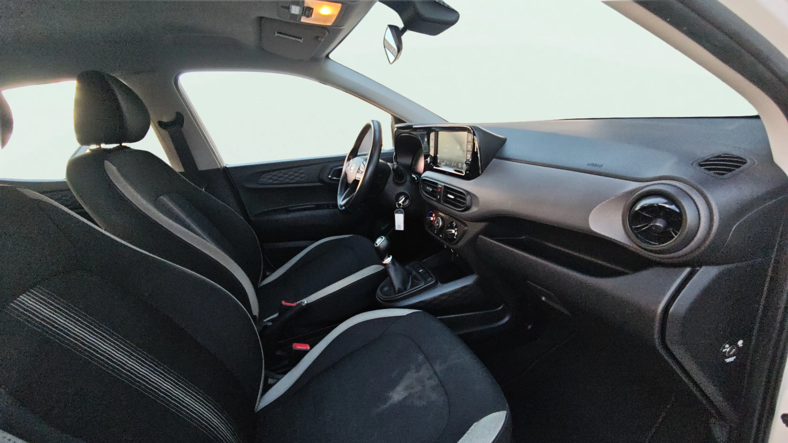 Hyundai i10 1.0 Klass - foto 9