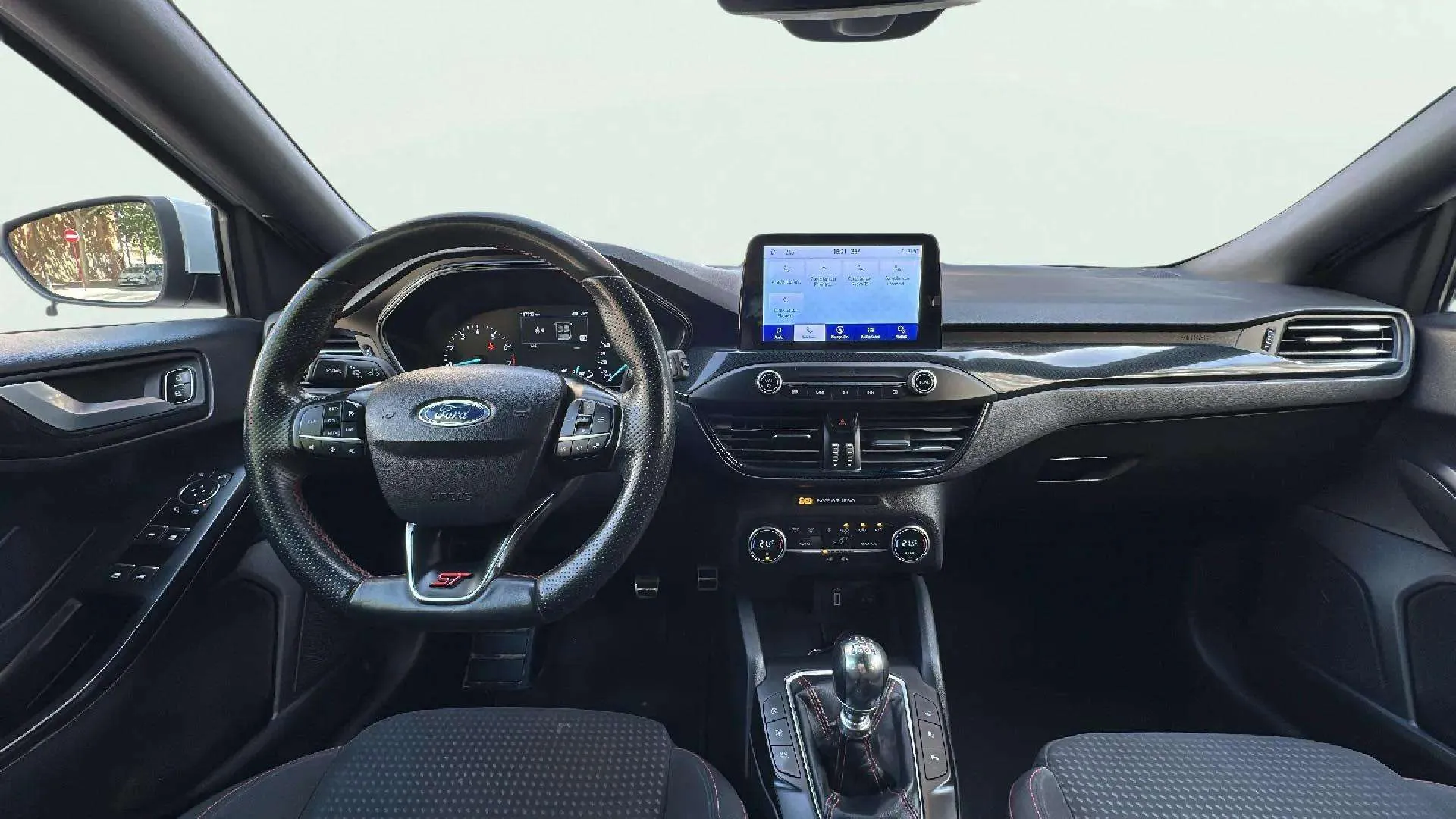 Ford Focus 1.0 EcoBoost ST-Line - foto 11