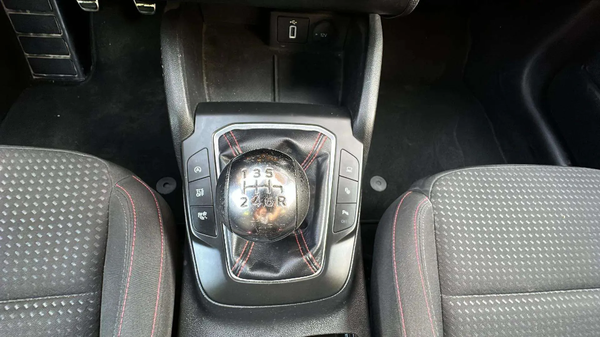 Ford Focus 1.0 EcoBoost ST-Line - foto 12