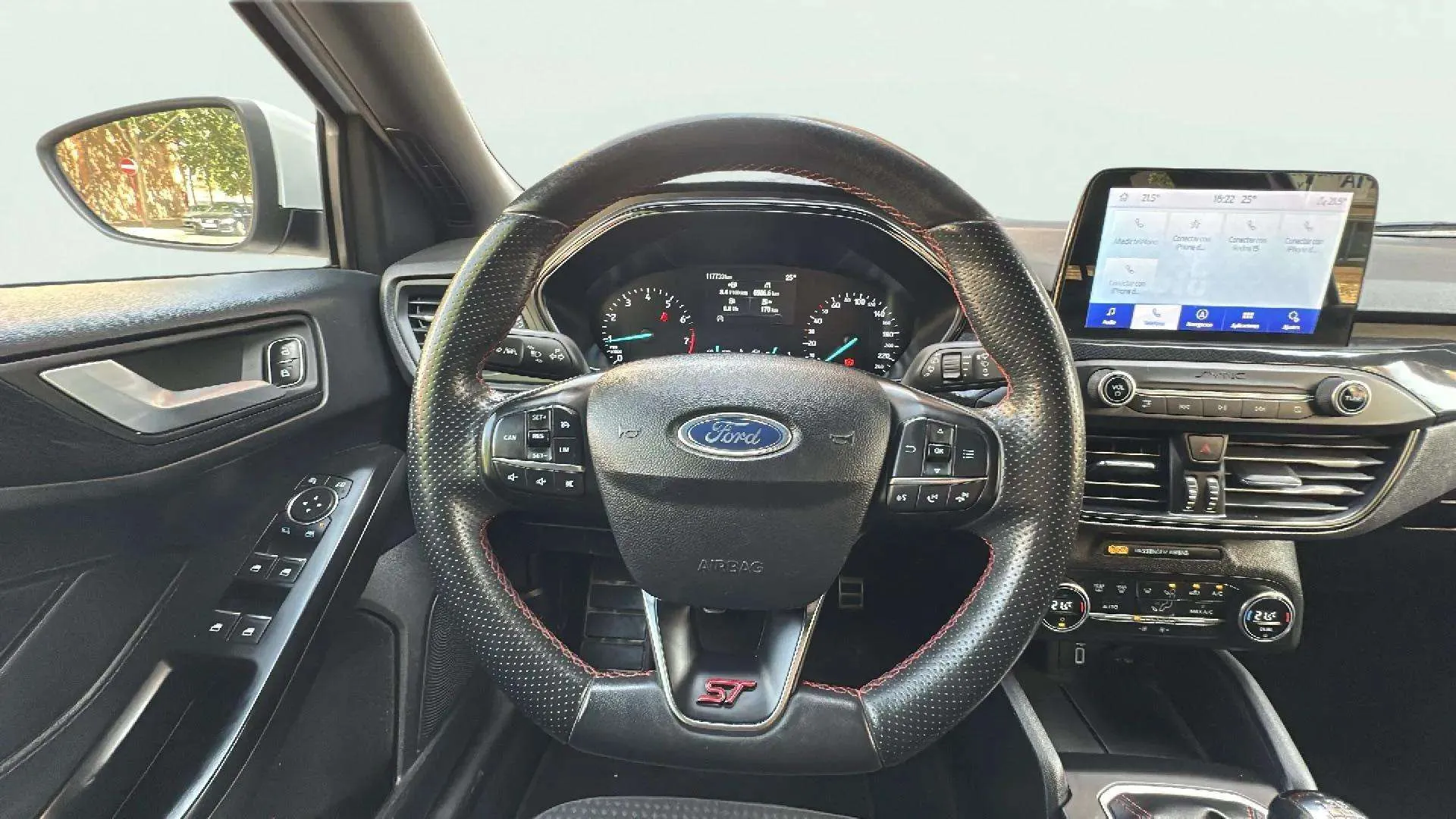 Ford Focus 1.0 EcoBoost ST-Line - foto 13