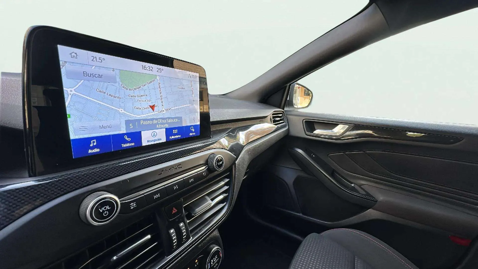 Ford Focus 1.0 EcoBoost ST-Line - foto 22