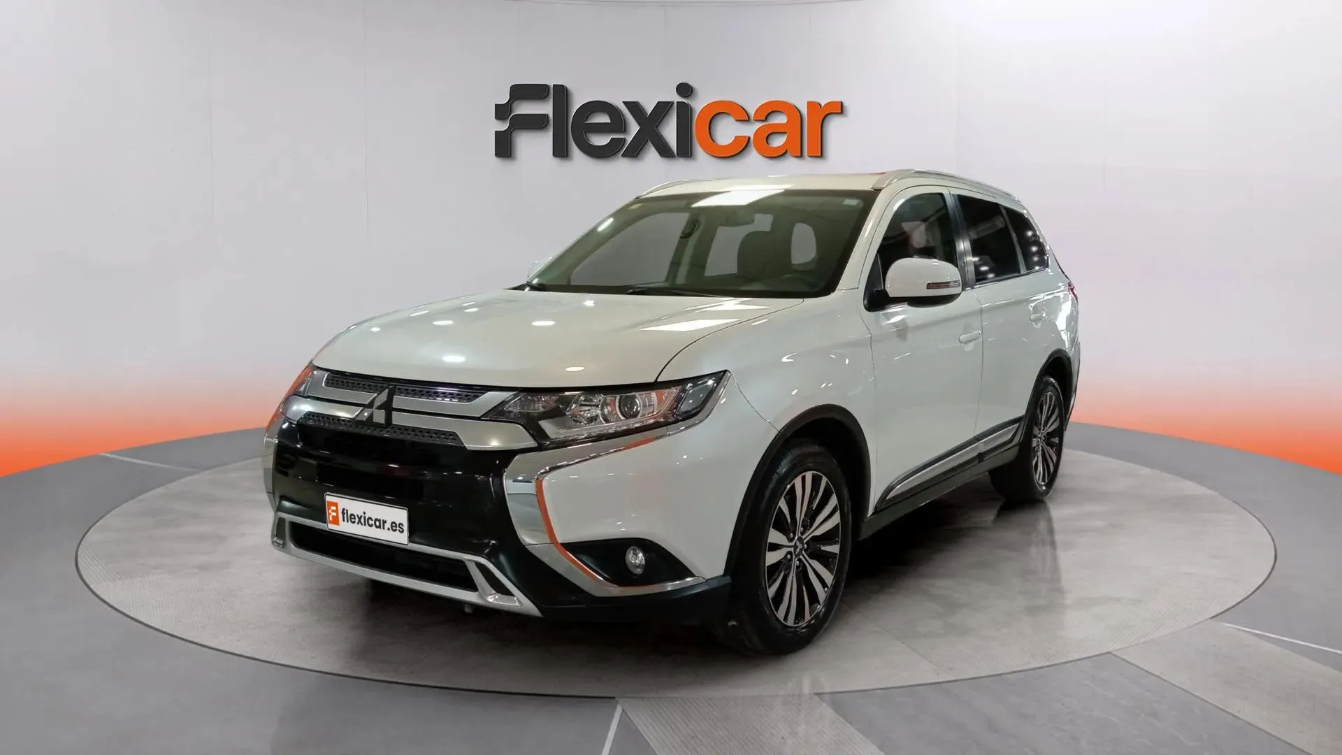 Mitsubishi Outlander 200 MPI Motion CVT 2WD 7 plazas - foto 2