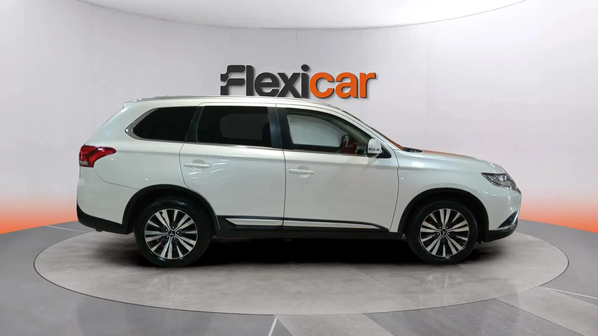 Mitsubishi Outlander 200 MPI Motion CVT 2WD 7 plazas - foto 7