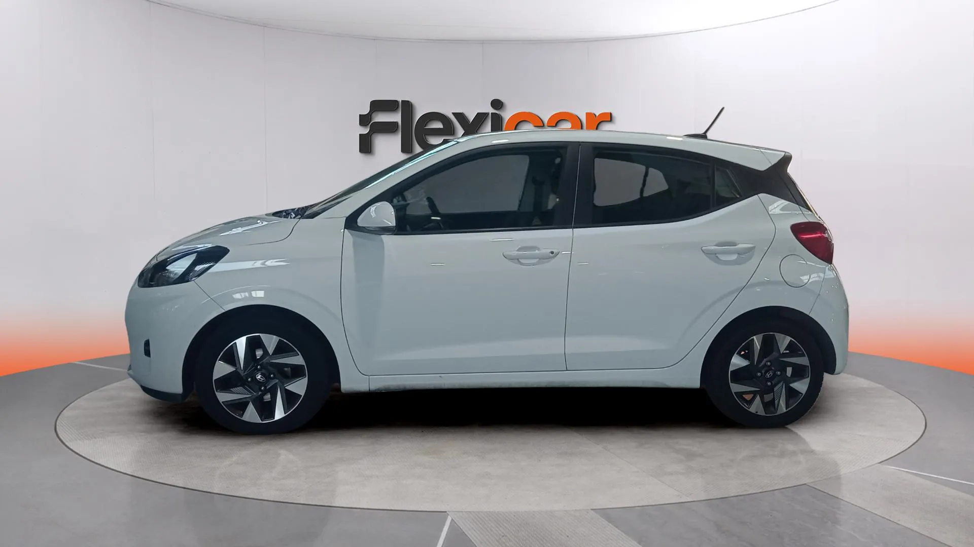 Hyundai i10 1.0 Klass - foto 4