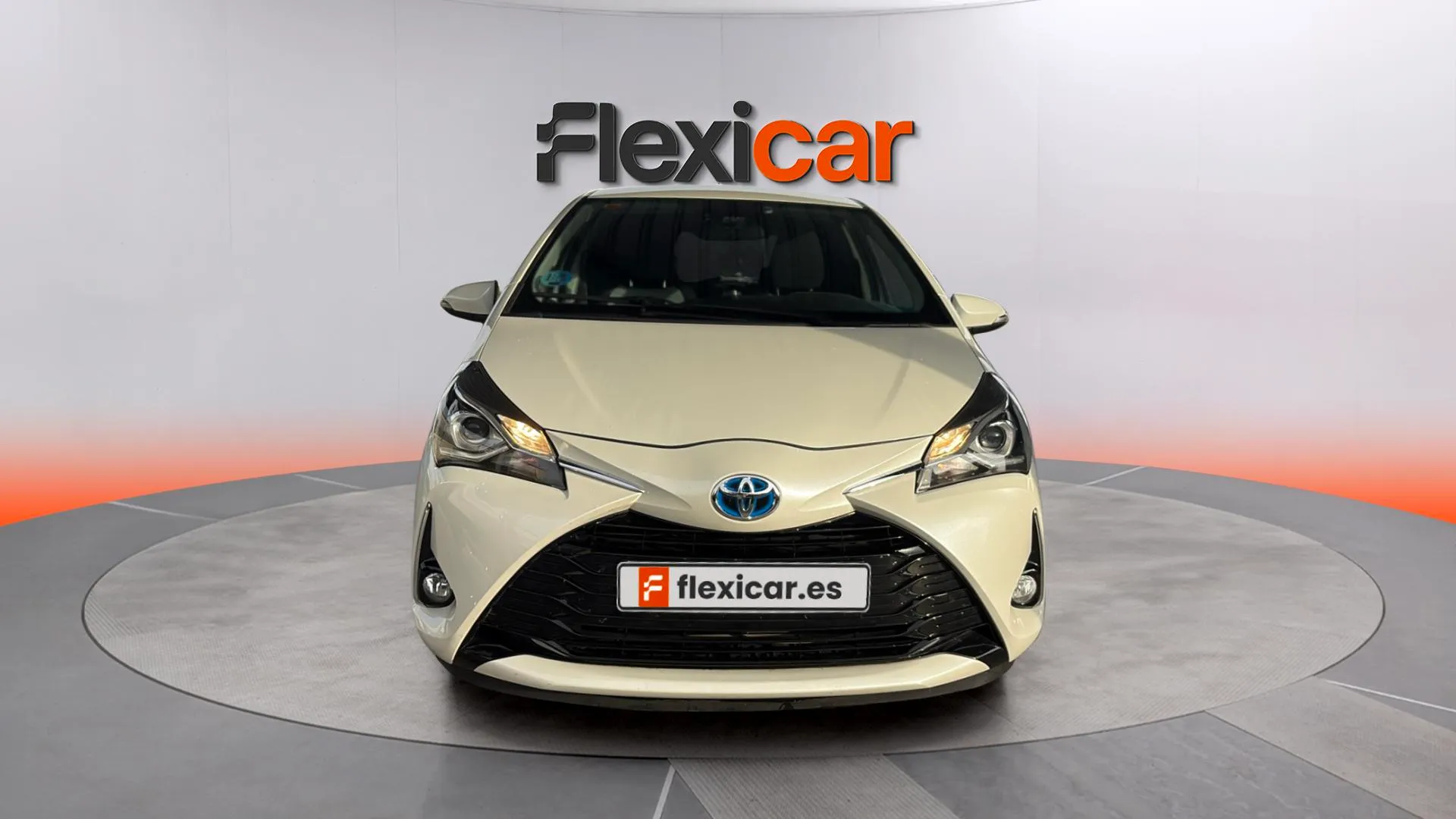 Toyota Yaris 1.5 100H Active Tech - foto 2