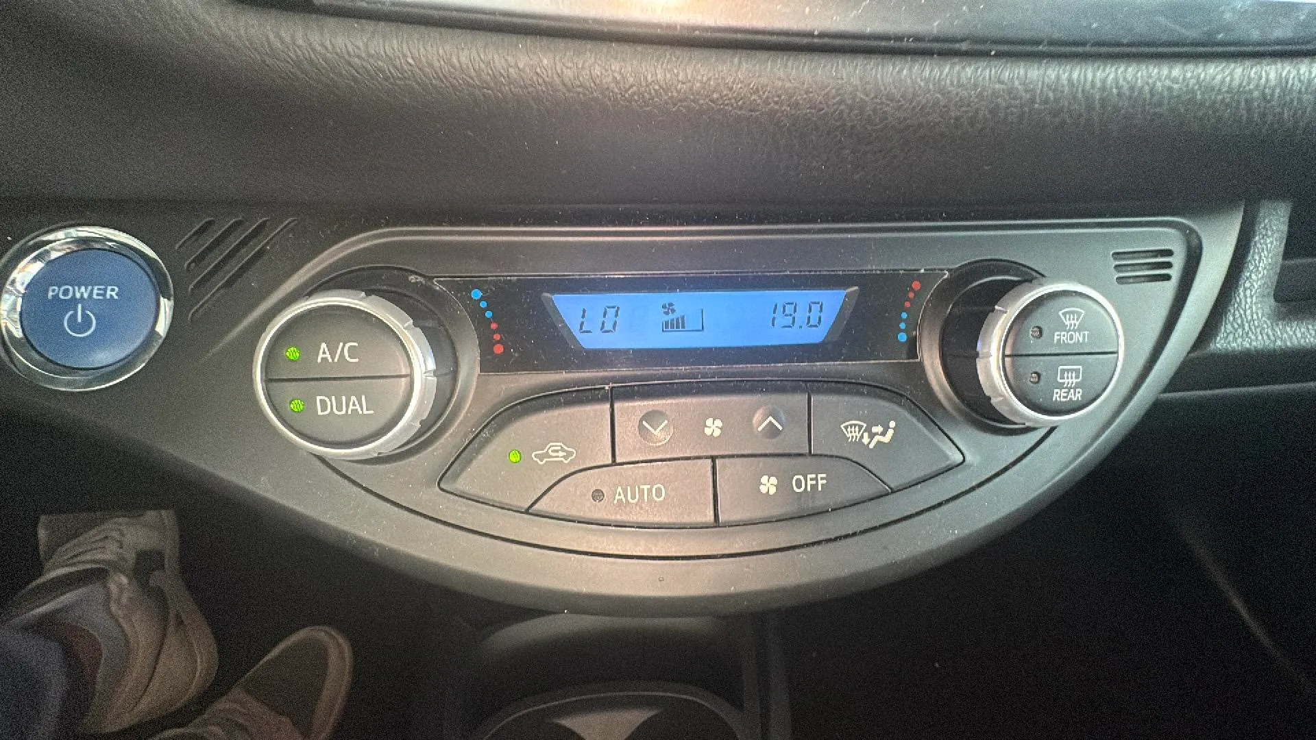 Toyota Yaris 1.5 100H Active Tech - foto 22