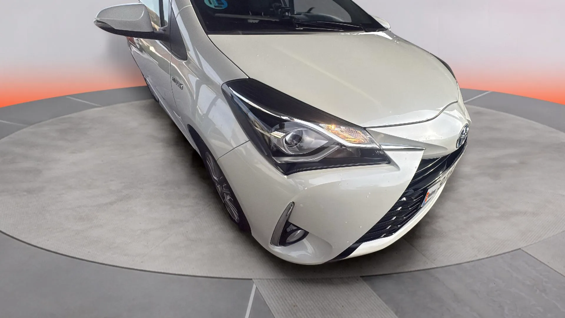 Toyota Yaris 1.5 100H Active Tech - foto 29