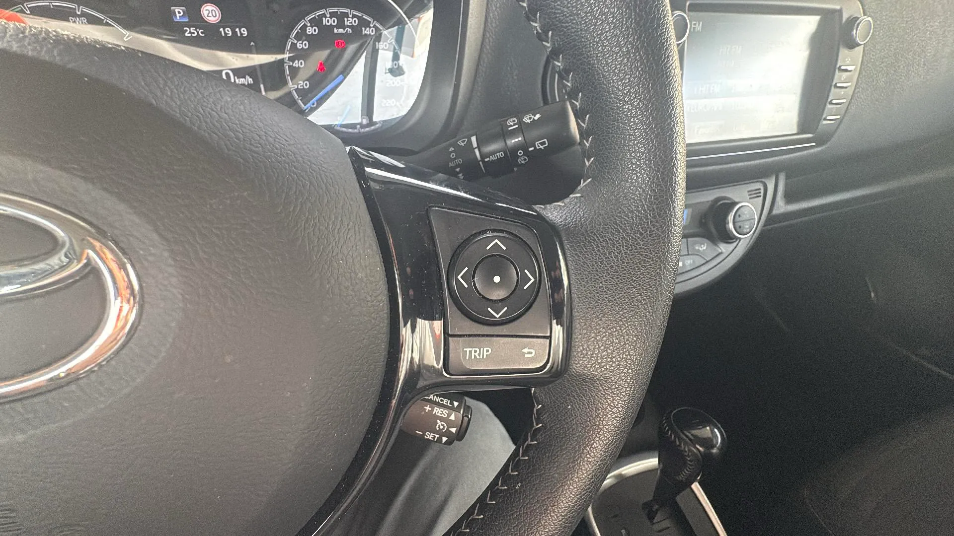 Toyota Yaris 1.5 100H Active Tech - foto 12