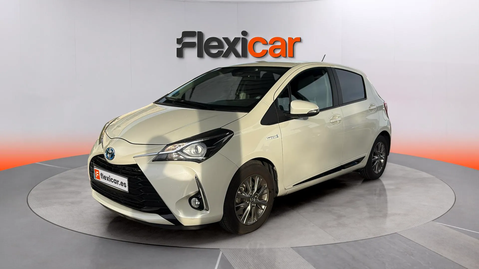 Toyota Yaris 1.5 100H Active Tech - foto 3