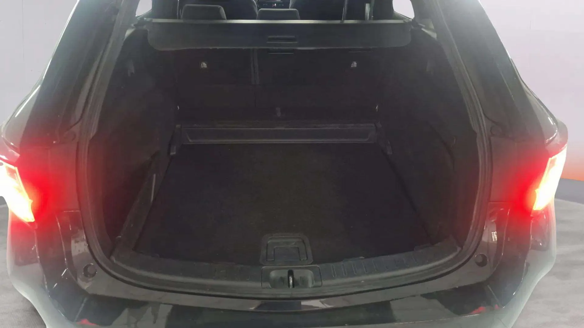 Toyota Corolla 1.8 125H Feel! E-CVT Touring Sport - foto 19