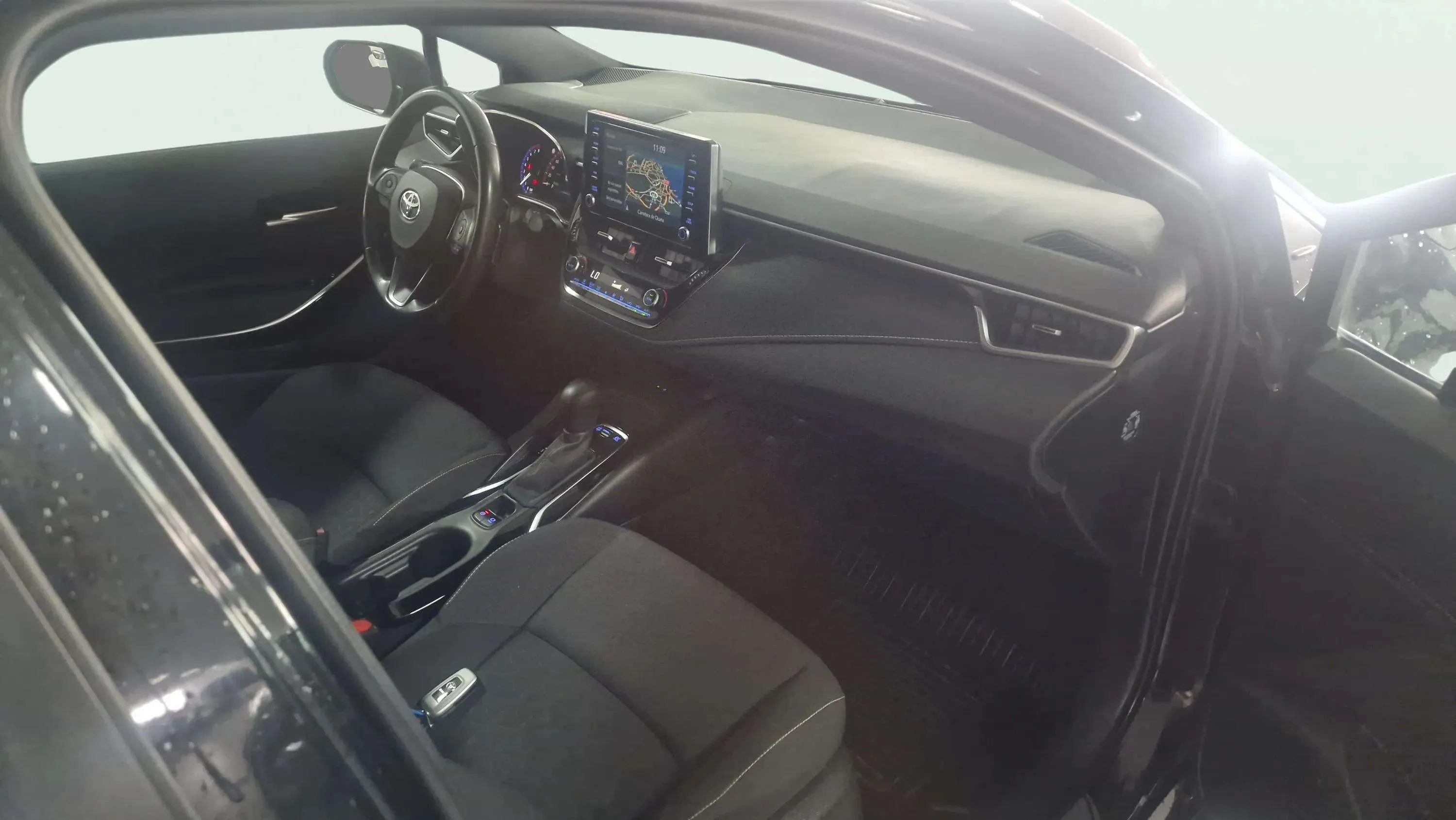 Toyota Corolla 1.8 125H Feel! E-CVT Touring Sport - foto 15